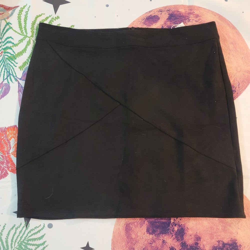 New with tag, Mangopop Faux Suede mini skirt
